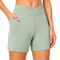 Short femme M vert sauge extensible taille croisée pour yoga